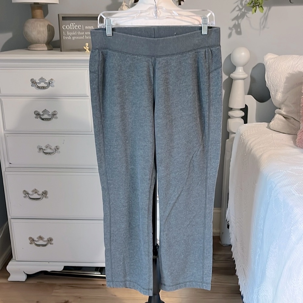 Tek Gear Gray Athletic Pants Loungewear Knit Pull On Stretchy Womens PM Short